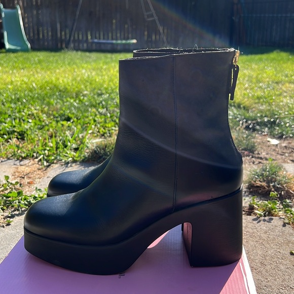 Intentionally Blank Drue Platform Boot - Picture 2 of 5